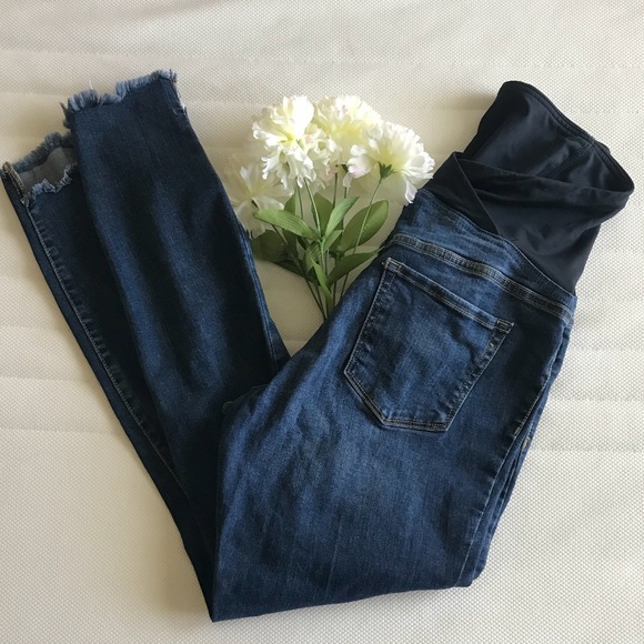 Ingrid & Isabel Denim - Isabel Maternity Frayed Ankle Crop Skinny Jeans